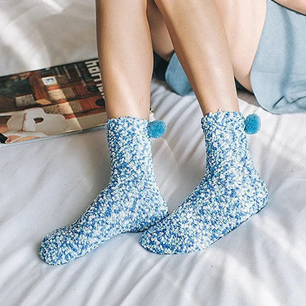 wholesale low MOQ woman Fashion Cupcakes Bed winter Coral Fleece Velvet Warm Floor Gift fluffy socks for women