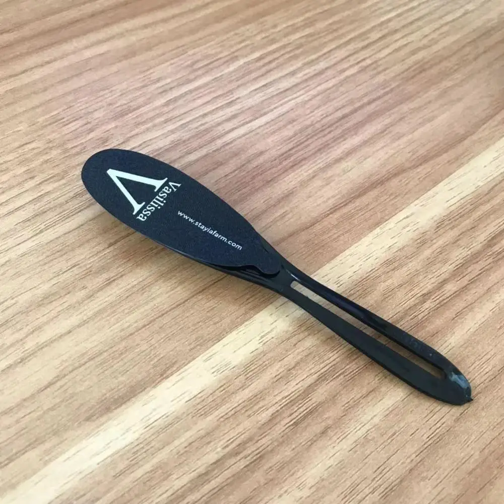 Plastic spoon for honey