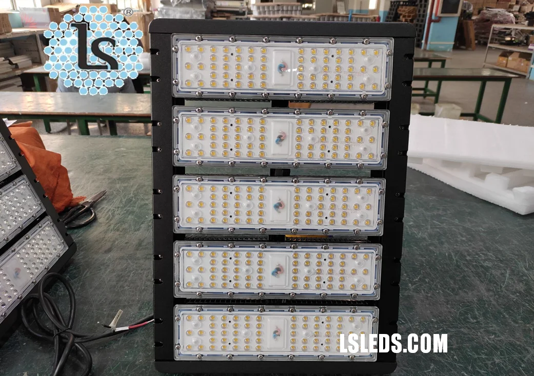 Waterproof IP68 IK08 football stadium lighting flood light price 300W 400W 500W 1000W 1500W anti corrosion for coastal area