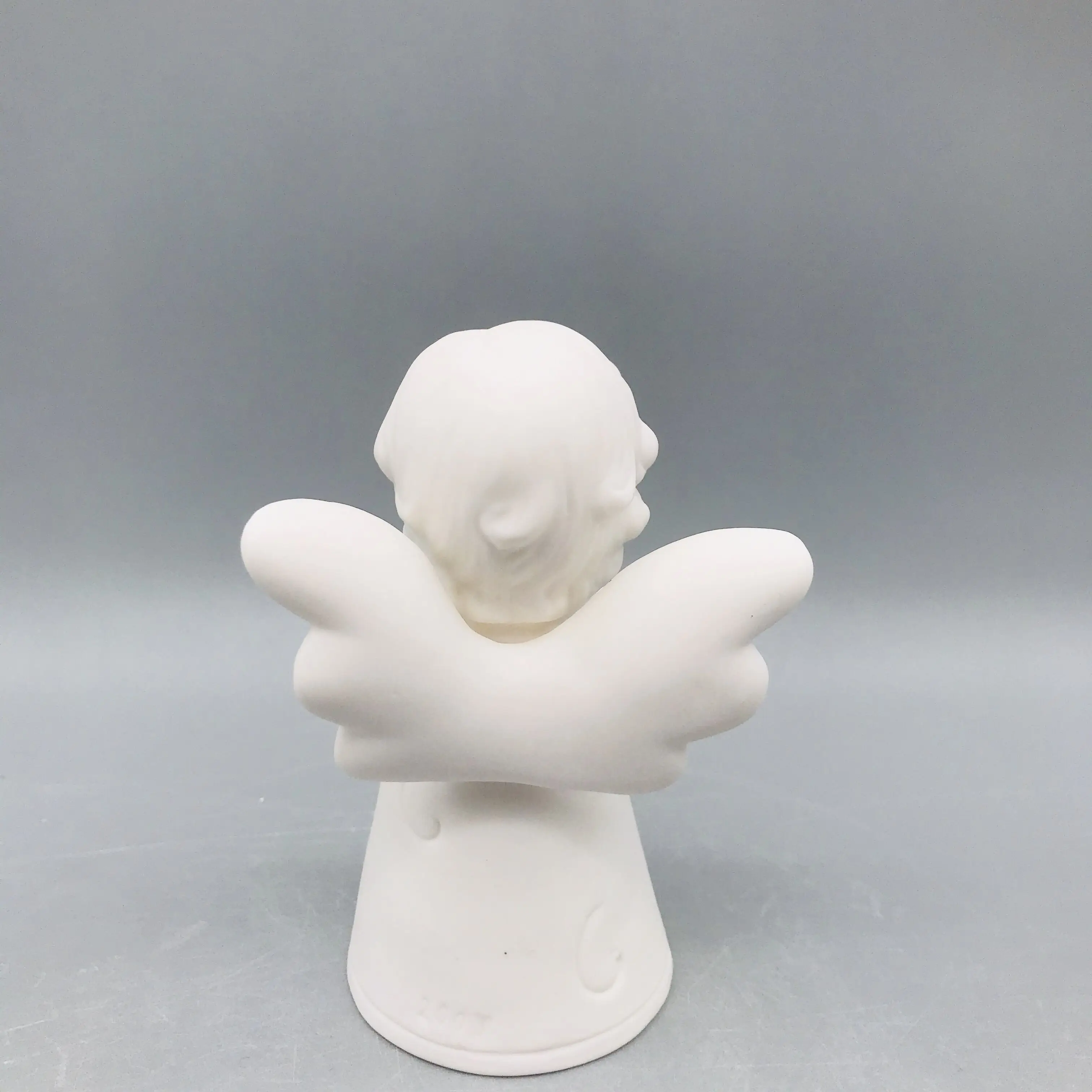 New arrival Christmas decoration ceramic white angel LED with star