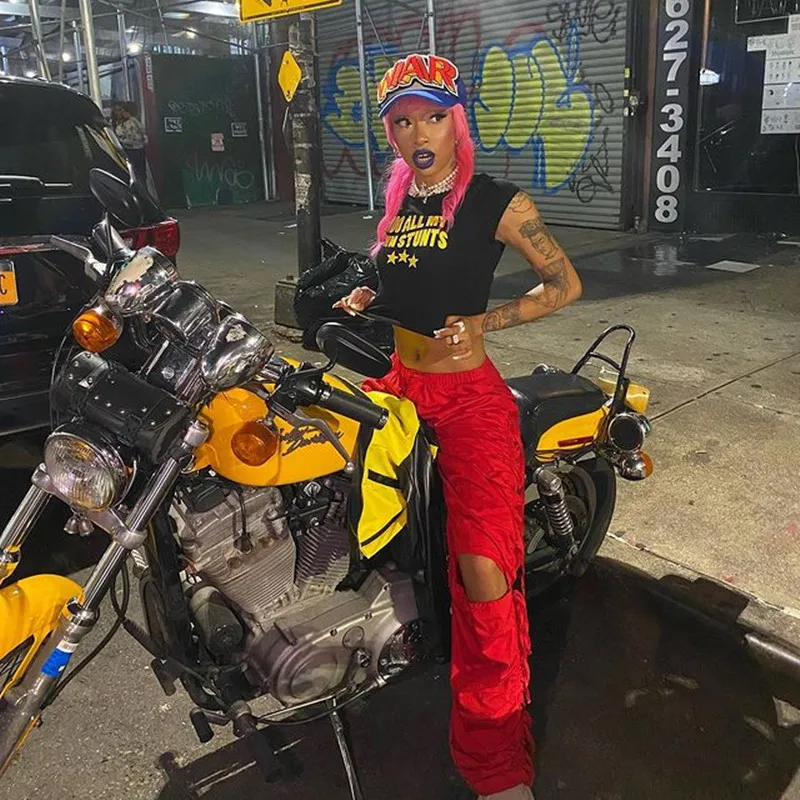 Bomblook C823TP Streetwear Graphic Print Women T Shirts Gothic Summer Short Sleeve Crop Top