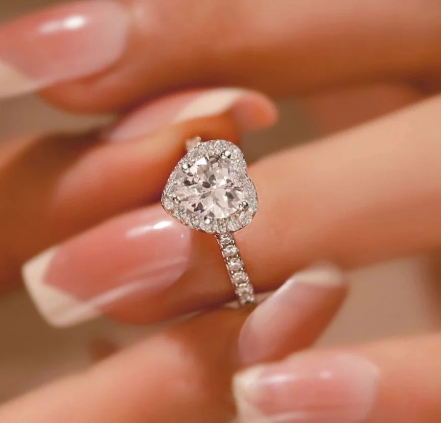 New Design Shiny Zircon Heart Rhinestone Wedding Promise Rings Fine Glitter Love Heart Diamond Engagement Ring For Women