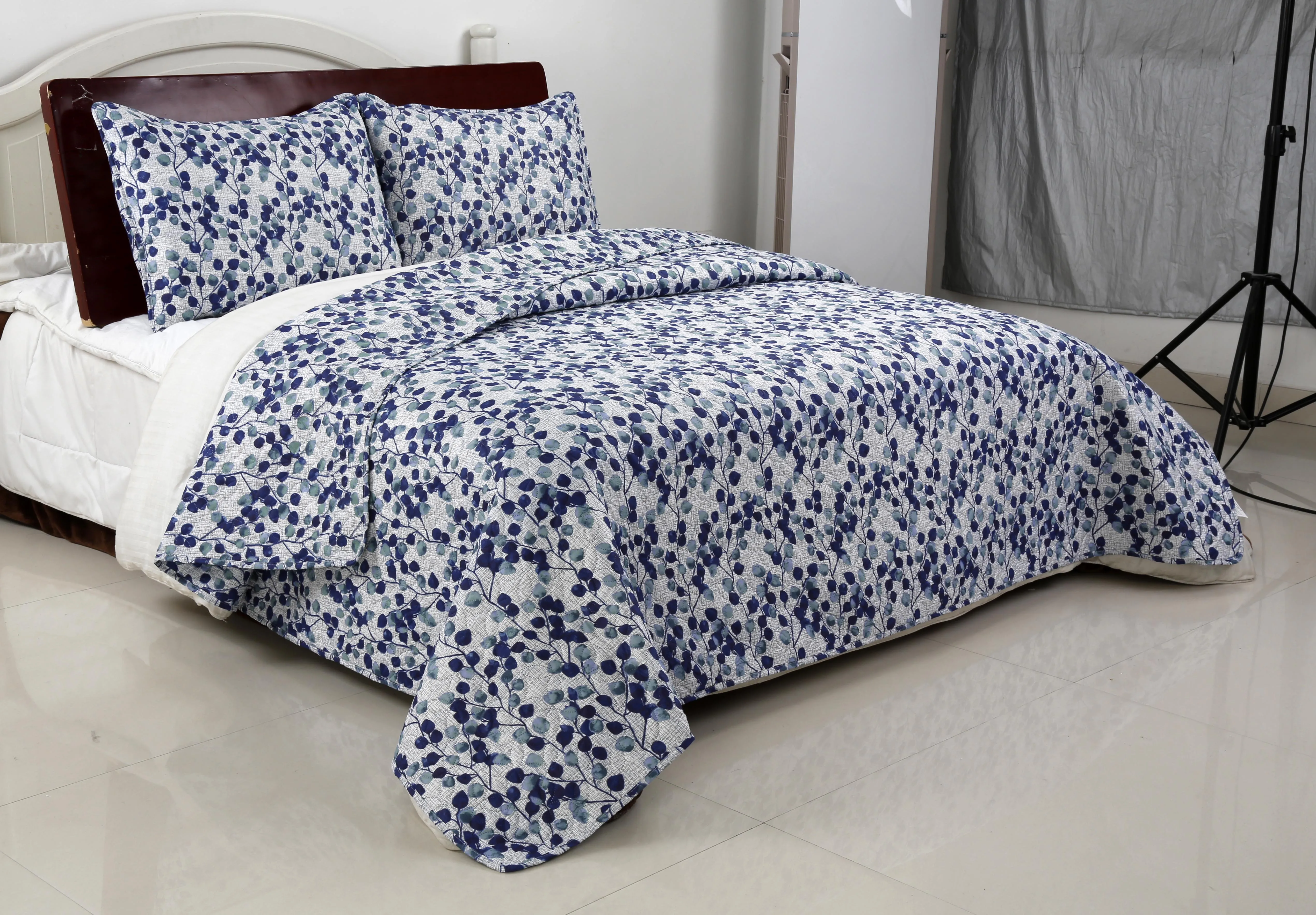 Customized Floral Design Printed Soft Coverlet 100% Polyester Bedspread Quilt Set for