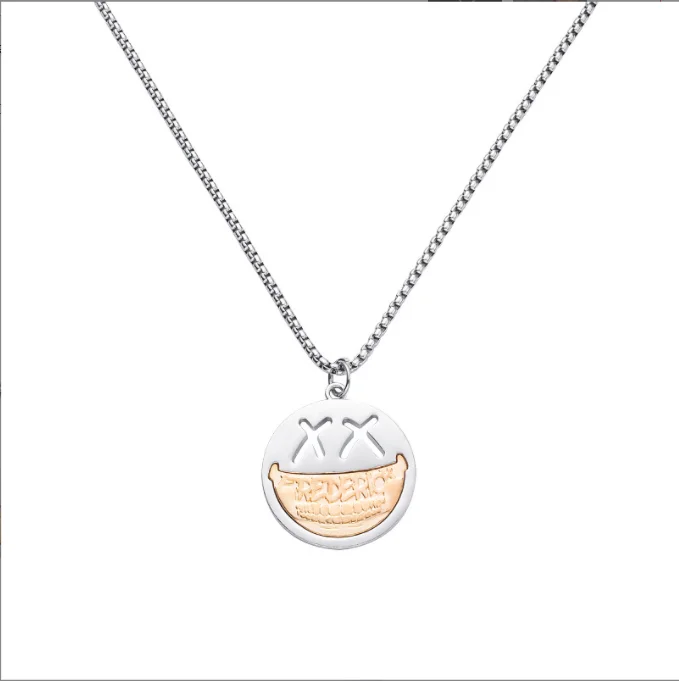 Dark pop style skull smiley face necklace hip hop artist metal trendsetter men and women with titanium jewelry