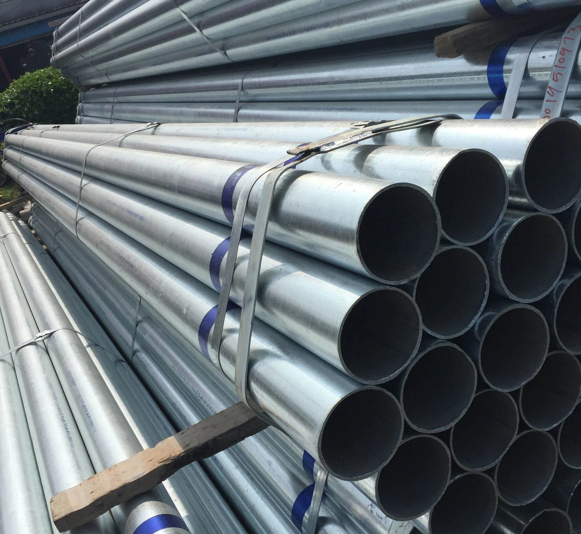 High quality factory direct galvanized steel pipe/hot dip galvanized round steel pipe/gi pipe