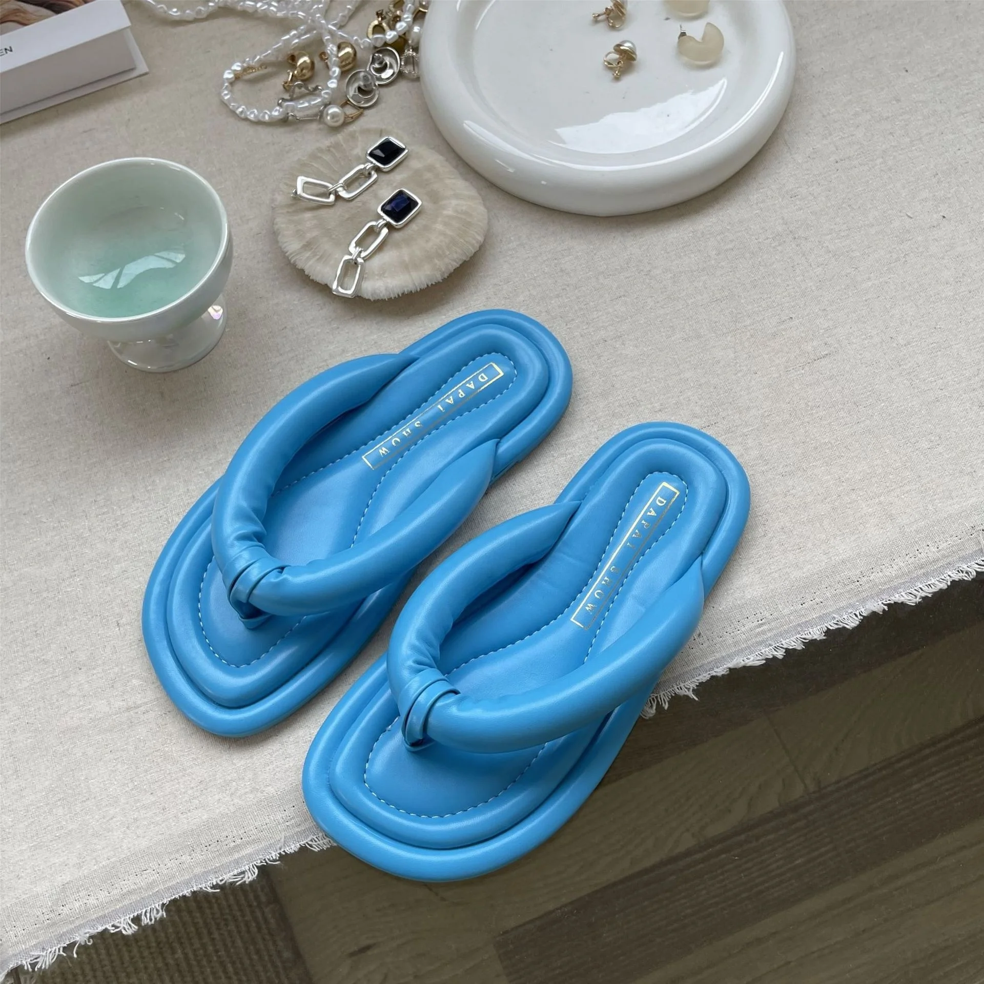 New Creative Lady Slip-on Sandals Designer Green Sponge Slippers Summer Beach Sandals Flip Flops Slippers