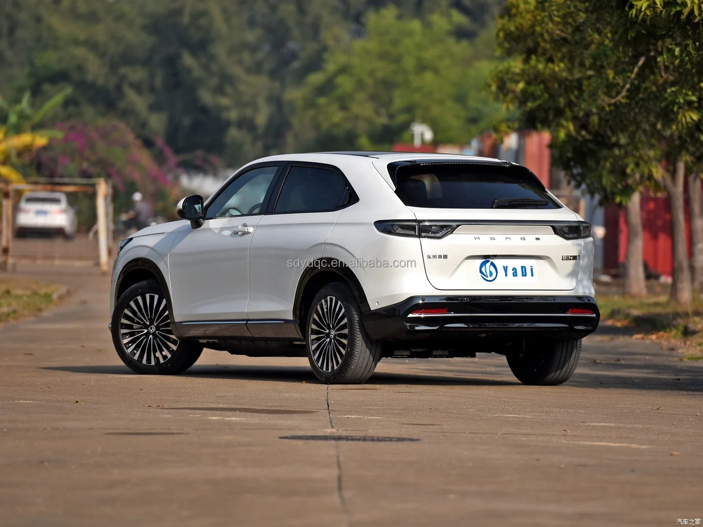 Лидер продаж бензиновый автомобиль Dongfeng 5 мест 240
