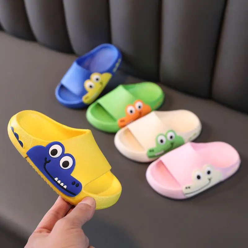 New Summer  Toddler Soft EVA Cute Cartoon Design Outdoor Slippers  Light-weight Boys Flat Slippers
