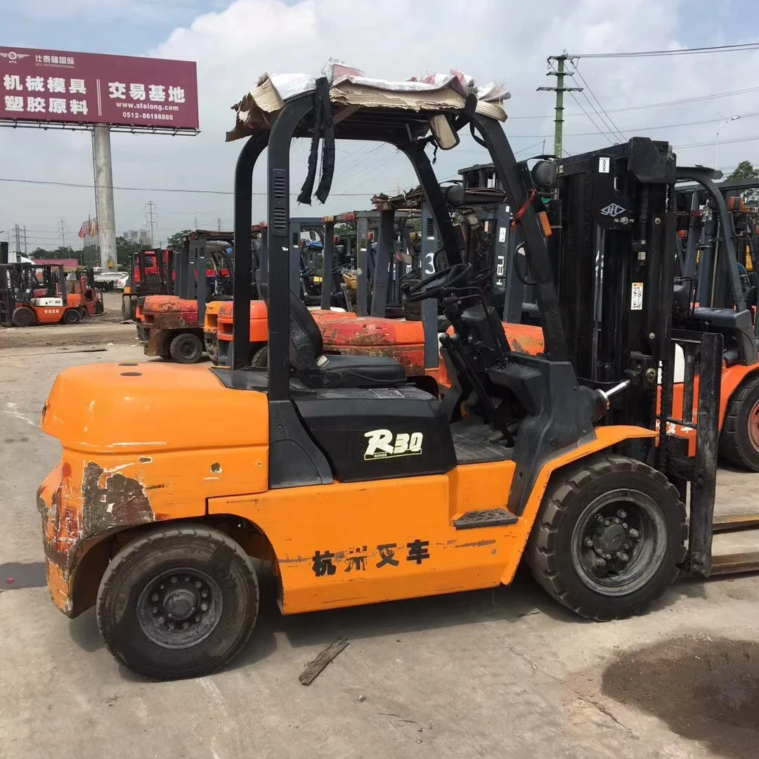 Used Hangcha R30 forklift body weight about 3000kg high quality and high working efficiency is for sale