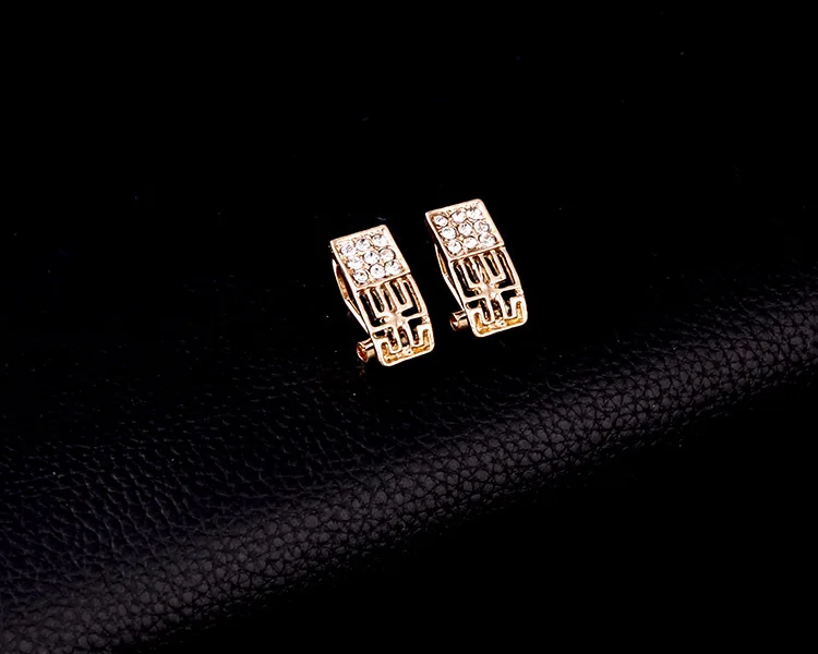 4PCS Diamond Necklace Earrings Bracelet And Ring 18 K Gold Plating Jewelry Sets