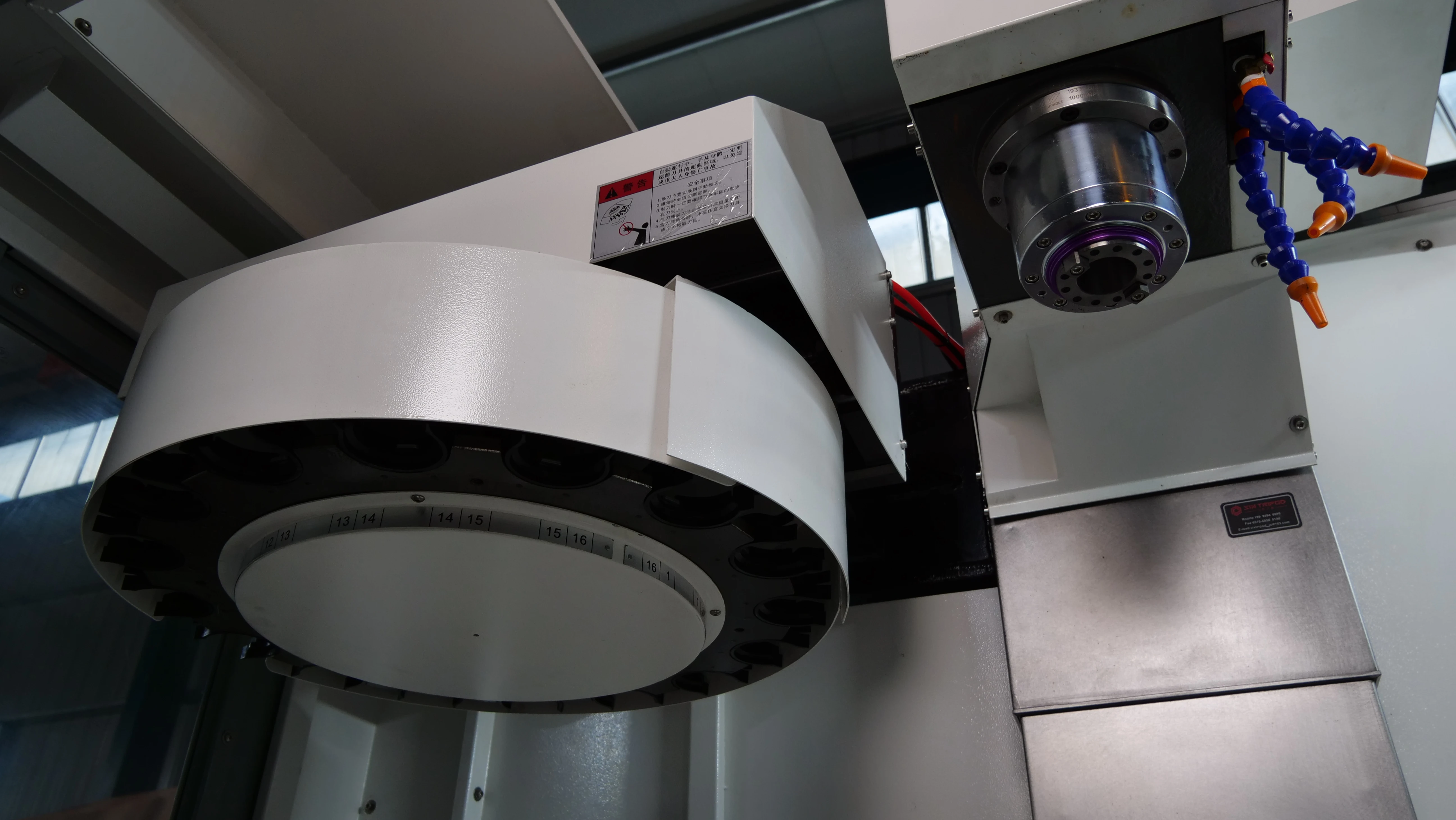 VMC640 five axis turning processing machining center type cnc tapping and drilling machining center