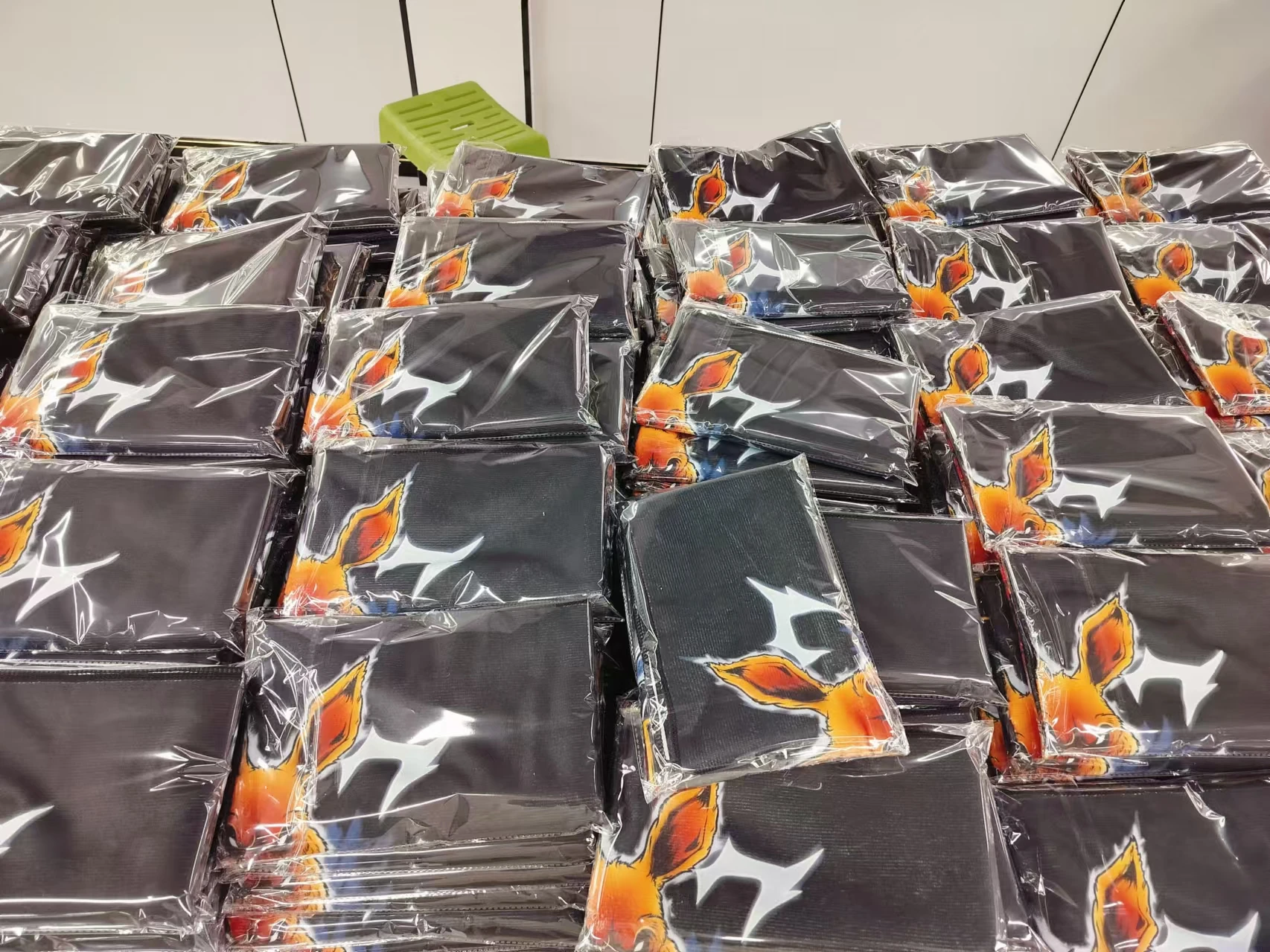 Custom Logo Microfiber Terry Gym Towel Quick Dry Sports Towel With Mesh Bag Packaging High Quality Low Price Exercise Towel