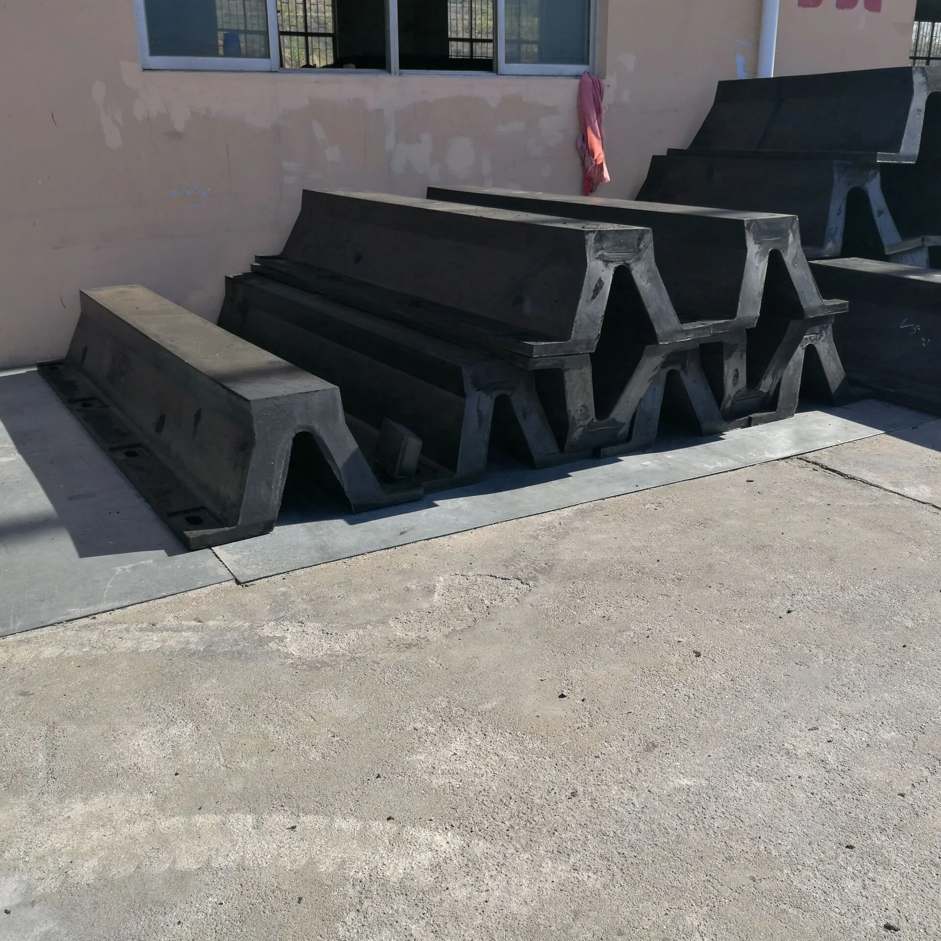 hot sale  top quality jetty harbor marine ship  boat rubber fender V type fender