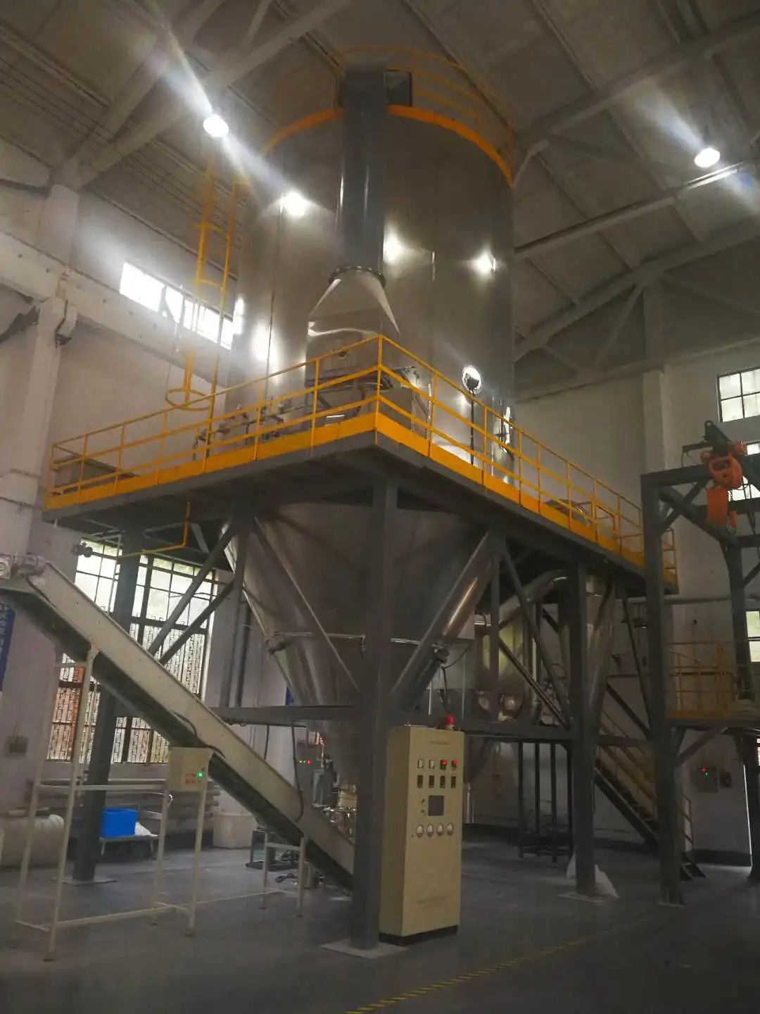 
Spray dryer for ceramic poweder 