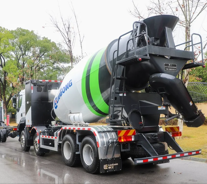 Dongfeng 8x4 type 12 m3 concrete mixer truck Cummins 315 Hp engine E0 RHD cement truck
