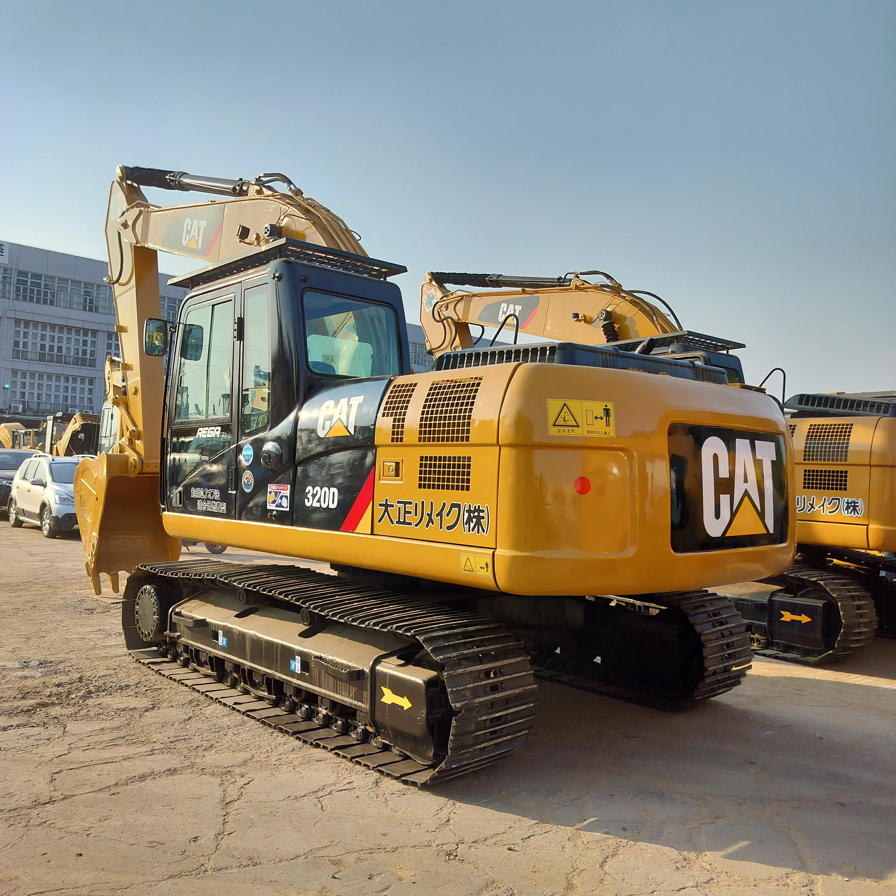 Used excavator cat320 Japanese brand used Caterpillar 320D excavator   CAT320 used excavator for sale