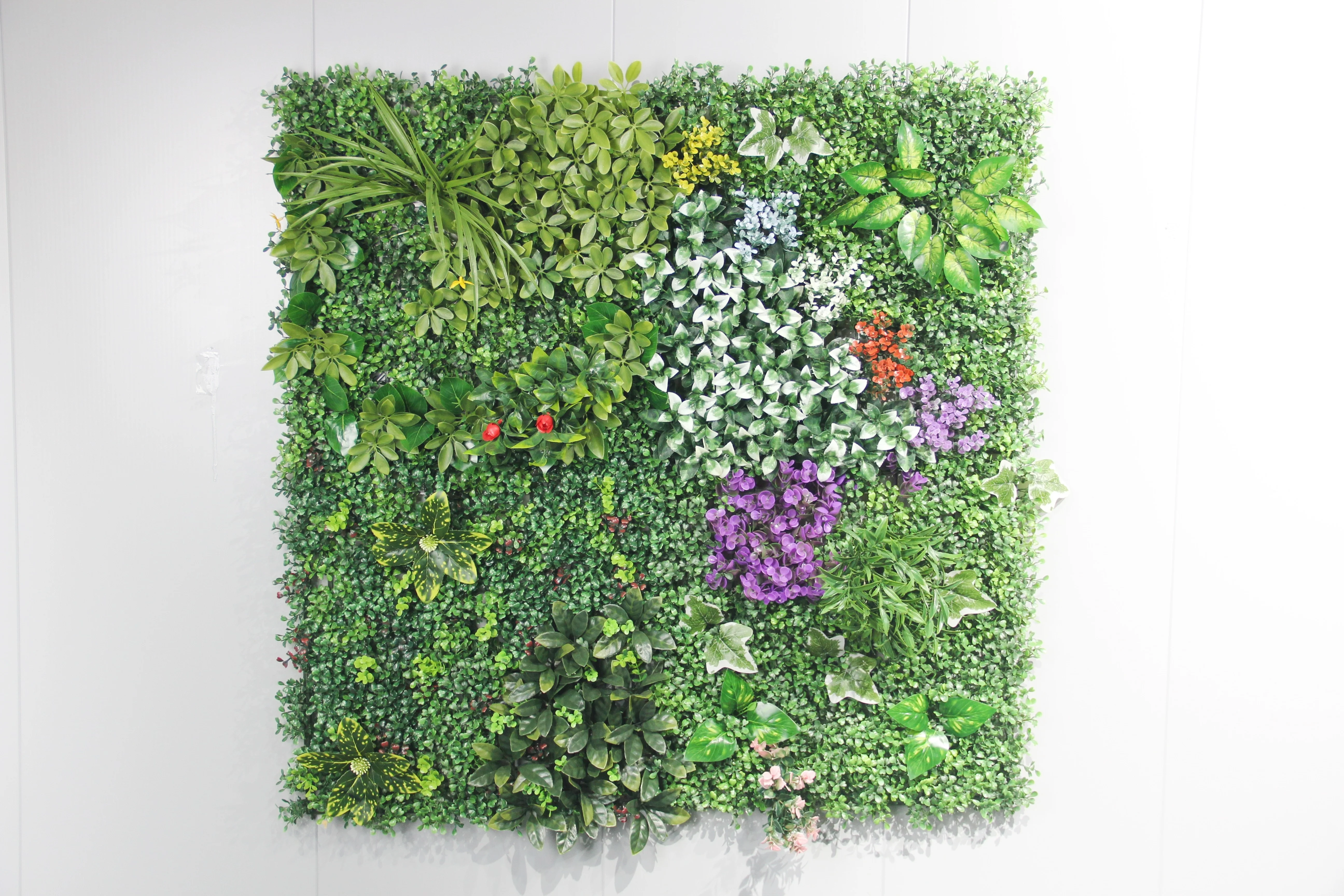 Tizen 3D Vertical  Greenery Jungle Wall Panel Artificial Plastic Plant Grass Flower Wall Decor Tizen Wall Greenery Jungle