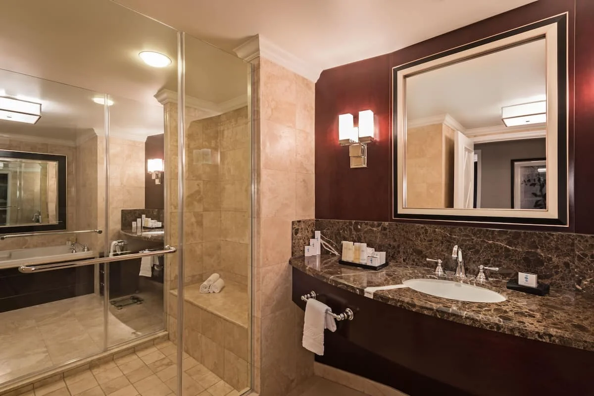 Foshan Luxury Custom Made Hotel Furniture Modern Star Commercial Bedroom Sets Lobby Wood Material Living Room Villa Application