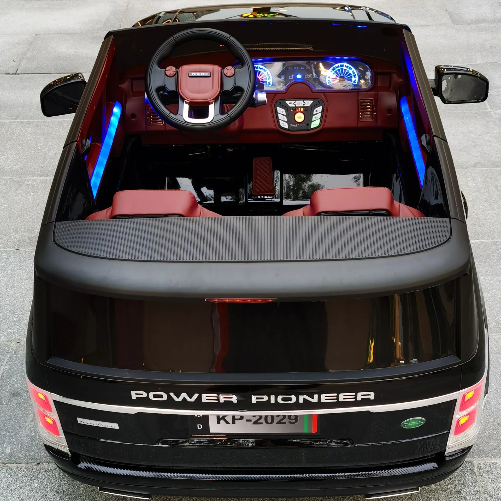 Manufacturers New electric vehicle four-wheel drift car drive remote control off-road baby toy car Battery Stroller