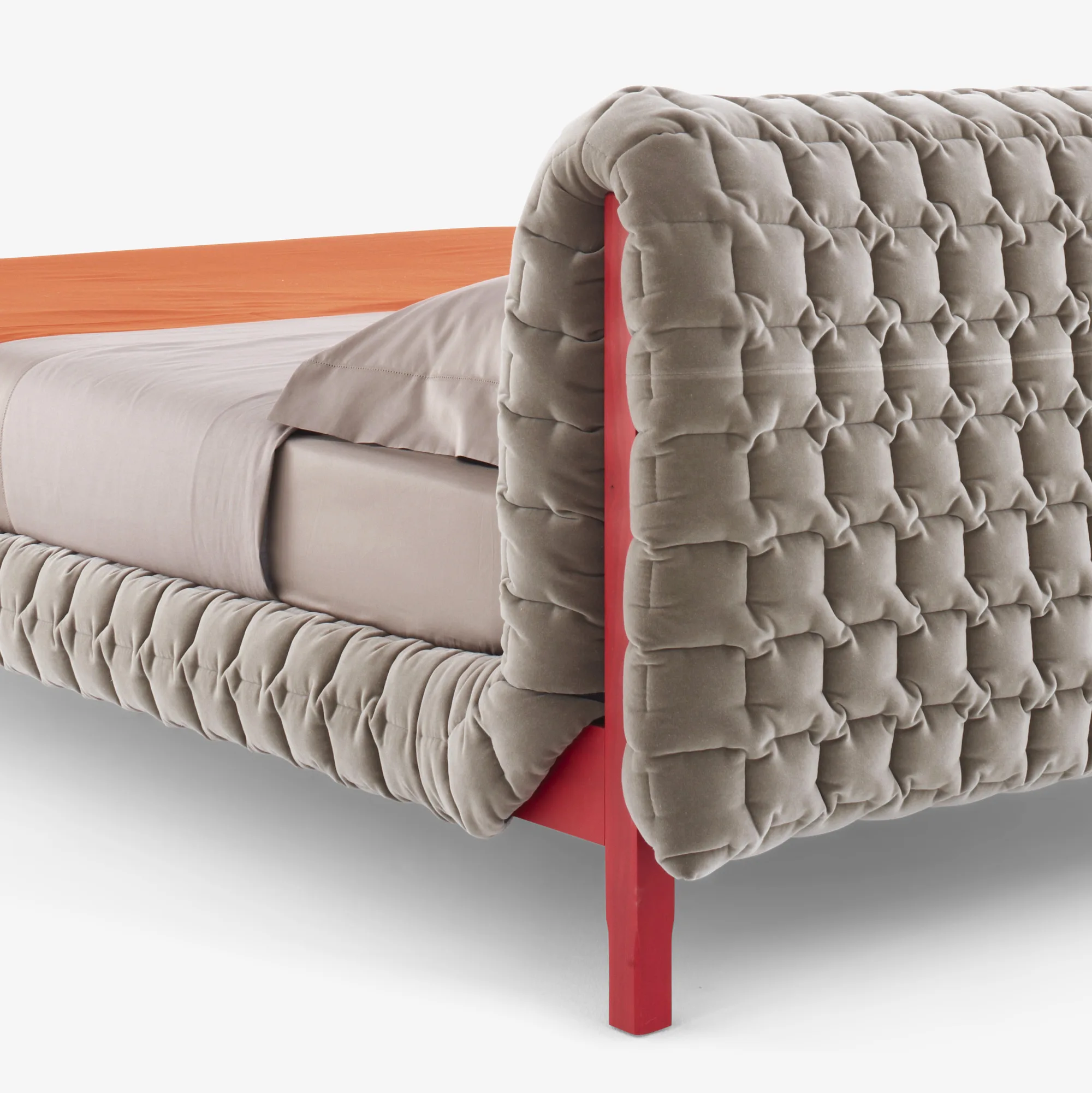 Royal Lovely High Quality Latest Italian Home Upholstered Bedroom Furniture Modern Luxurious Design Bed