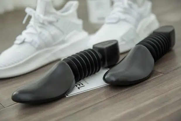 Plastic Material and Custom durable plastic adjustable shoe trees