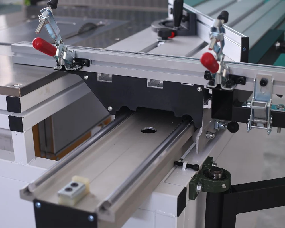 WOODPRO DY46 sliding table panel saw machine 45 and 90 degree wood saw automatic cutting machine