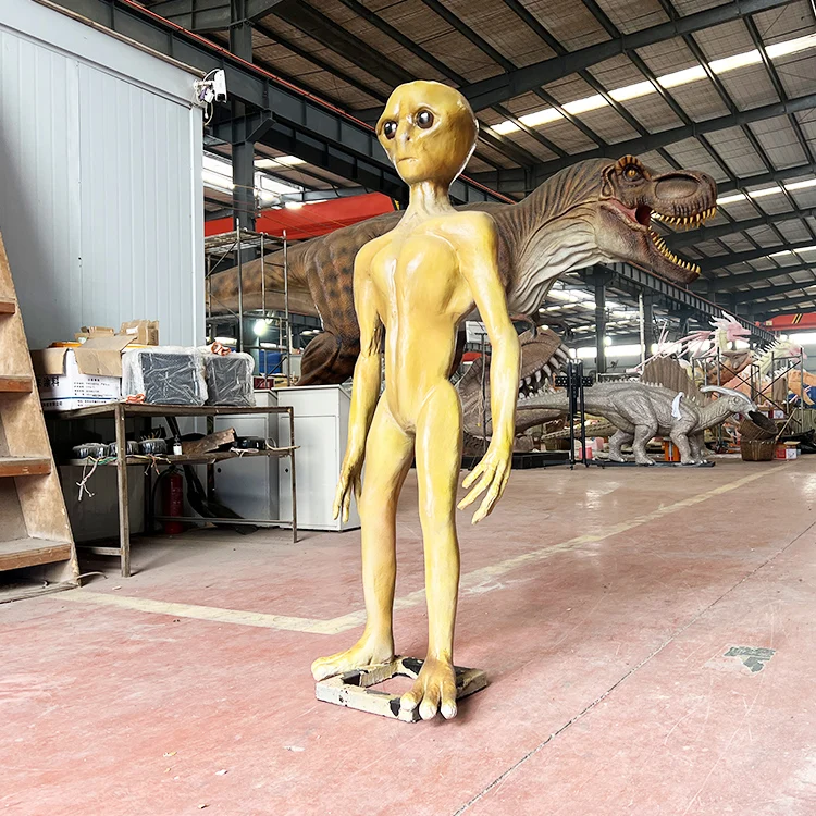 Realistic High Simulation Alien Model Life Size Custom Movie Alien Figure Statue for sale