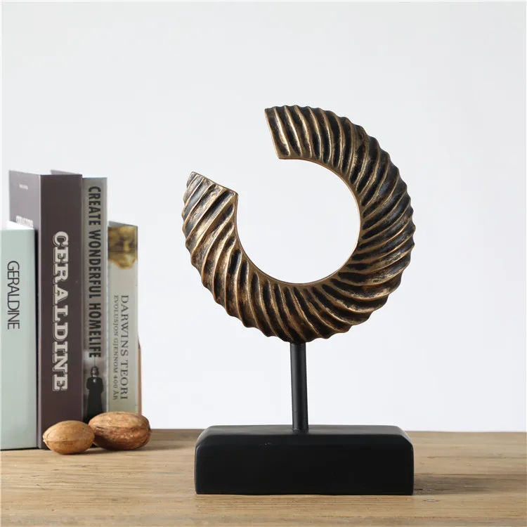 Nordic Luxury Resin Art Craft Pieces Gold Luxury Decor Ornament Retro Home Decoration for Living Room