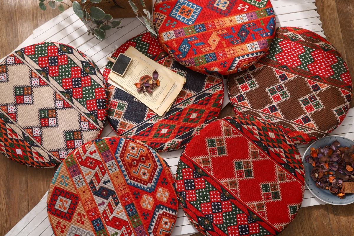 Wholesale 30% Cotton 70% Polyester Jacquard Woven Lumbar Pillows & Seat Cushions