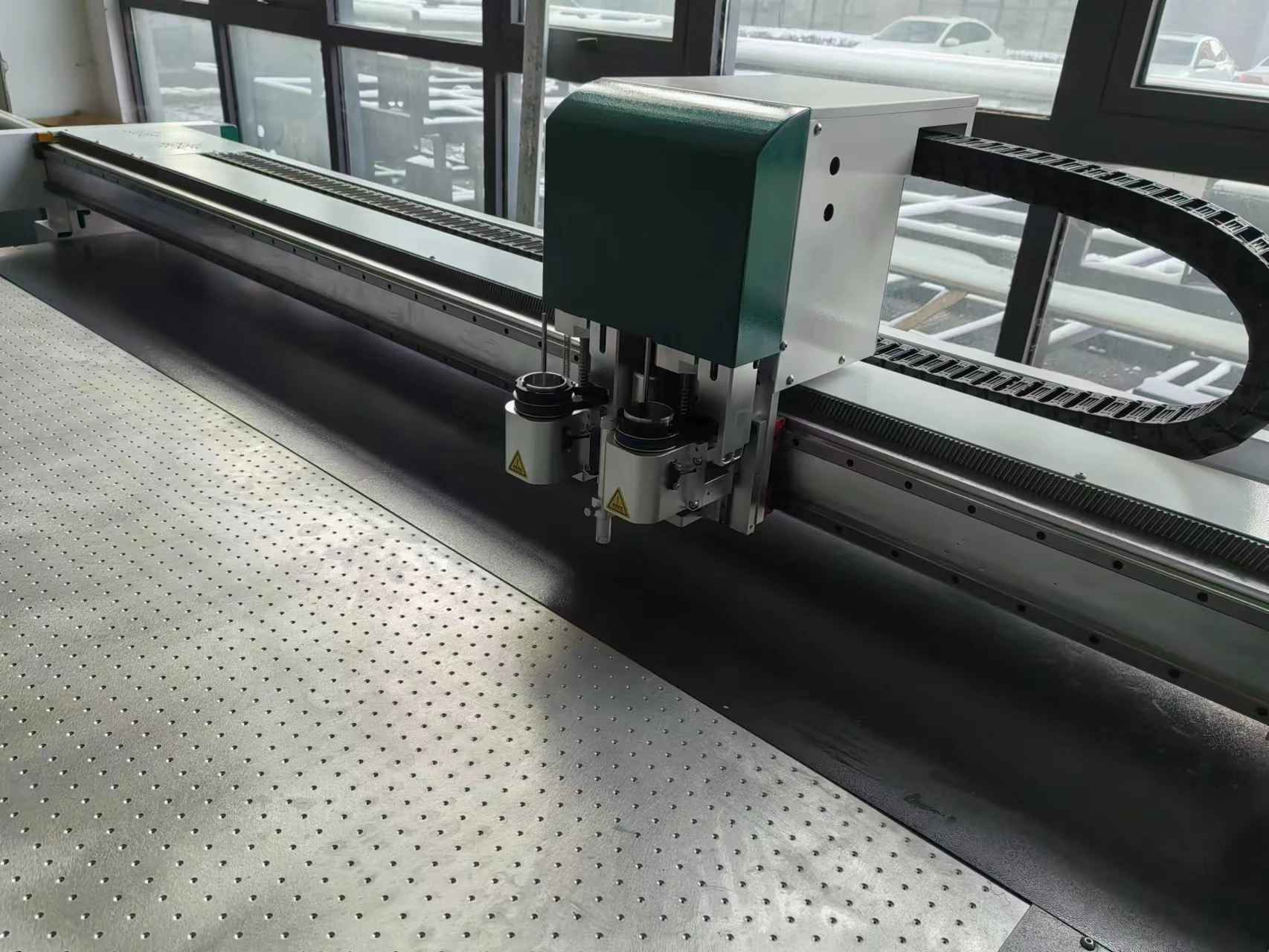 Good Quality cardboard perfume box roll cardboard cutout display cutting machine cnc cutter With good after sales service