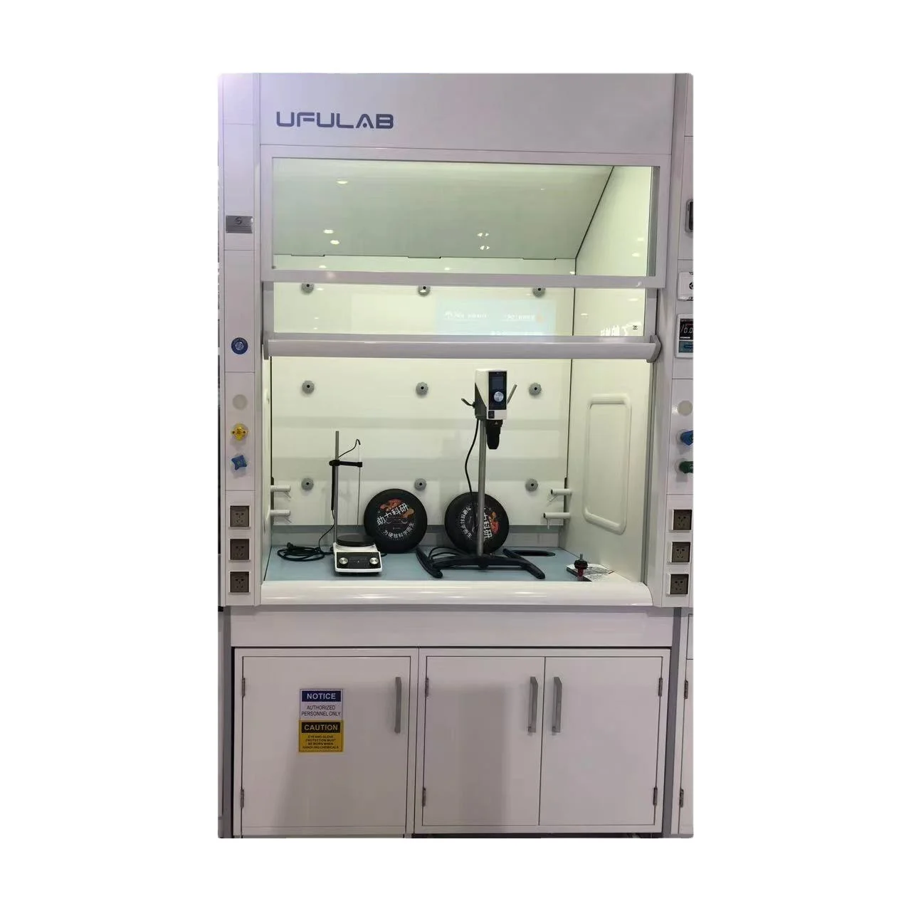 UFULAB New Design With Fume Hood Control Panel Chemical Labiratory Steel Bench-mounted Fume Cupboard