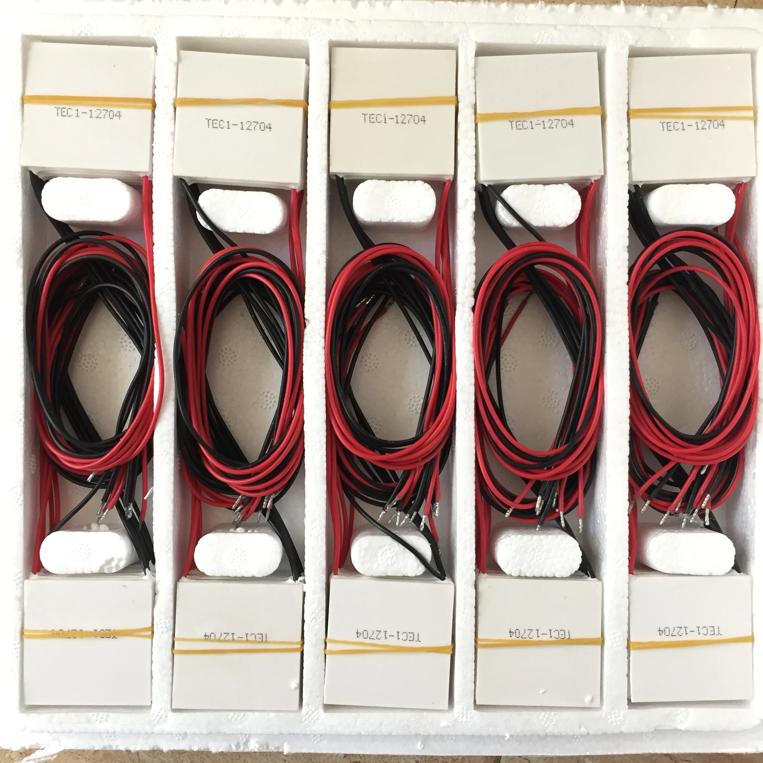 Peliter Термоэлектрический охладитель TEC1-12704 40*40 мм 12V4A большая разница температур островка рефрижераторных контейнеров