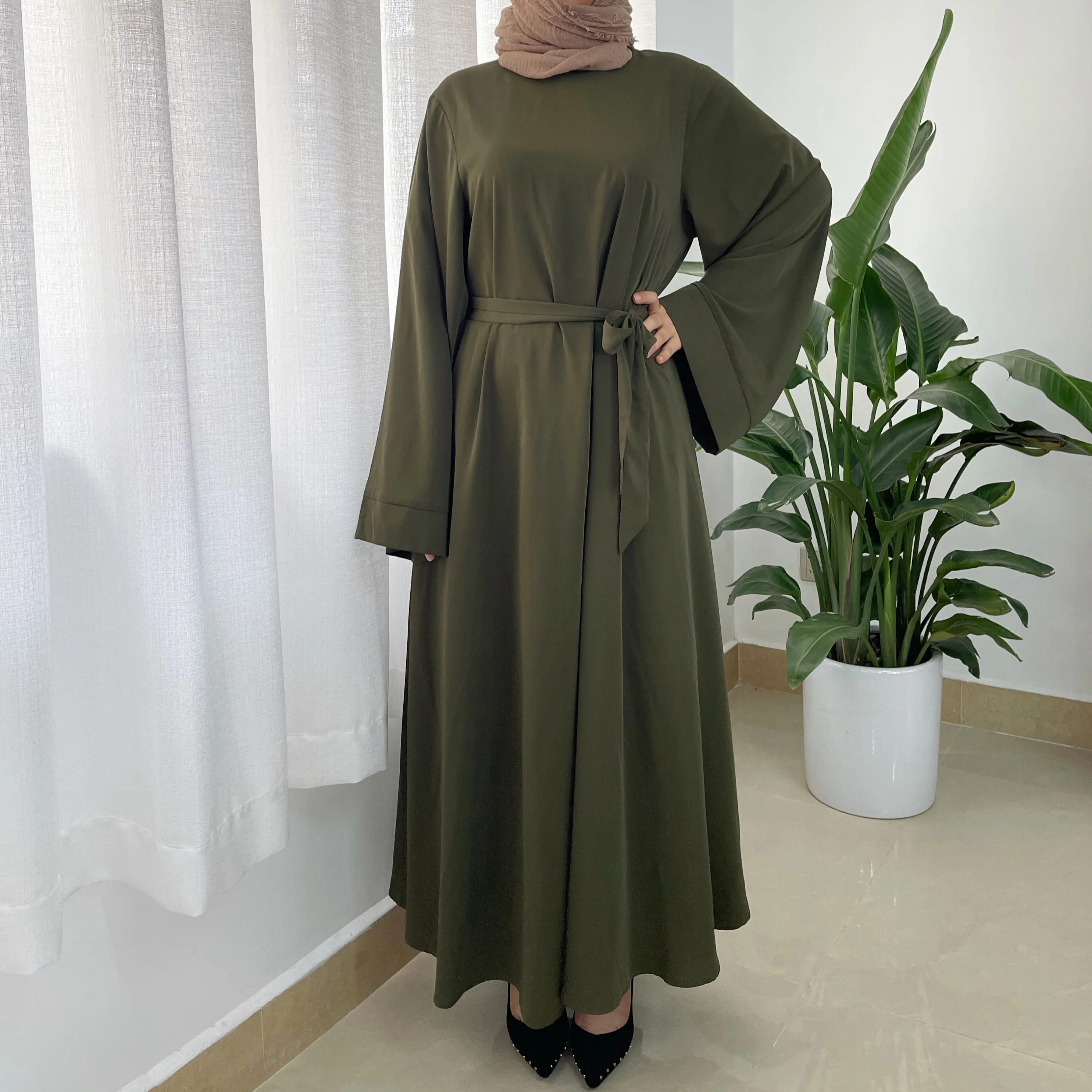 Top Selling Amazing Quality Nida Abaya with Wide Flare Sleeves UK Closed pleated Abaya Modesty Dress with matching Belt