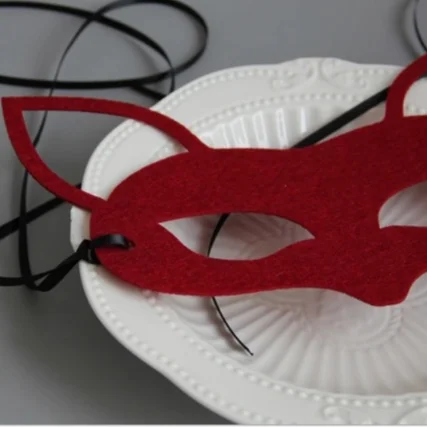 
Customized cheap felt cartoon animal half face mask felt fox party mask 