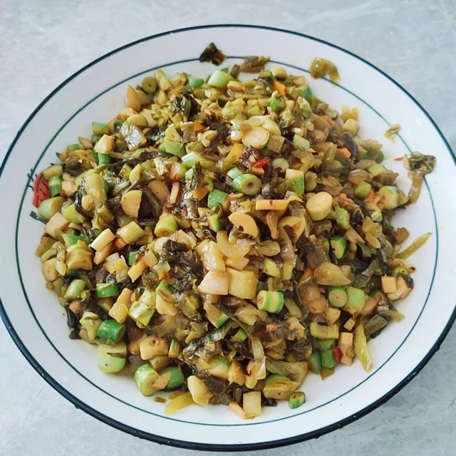 Нарезанная кубиками говядина с бамбуковой побеги паста быстрого приготовления рисовая приправы 180 г китайская еда говяжий соус вкусные домашние рисовые соусы чили