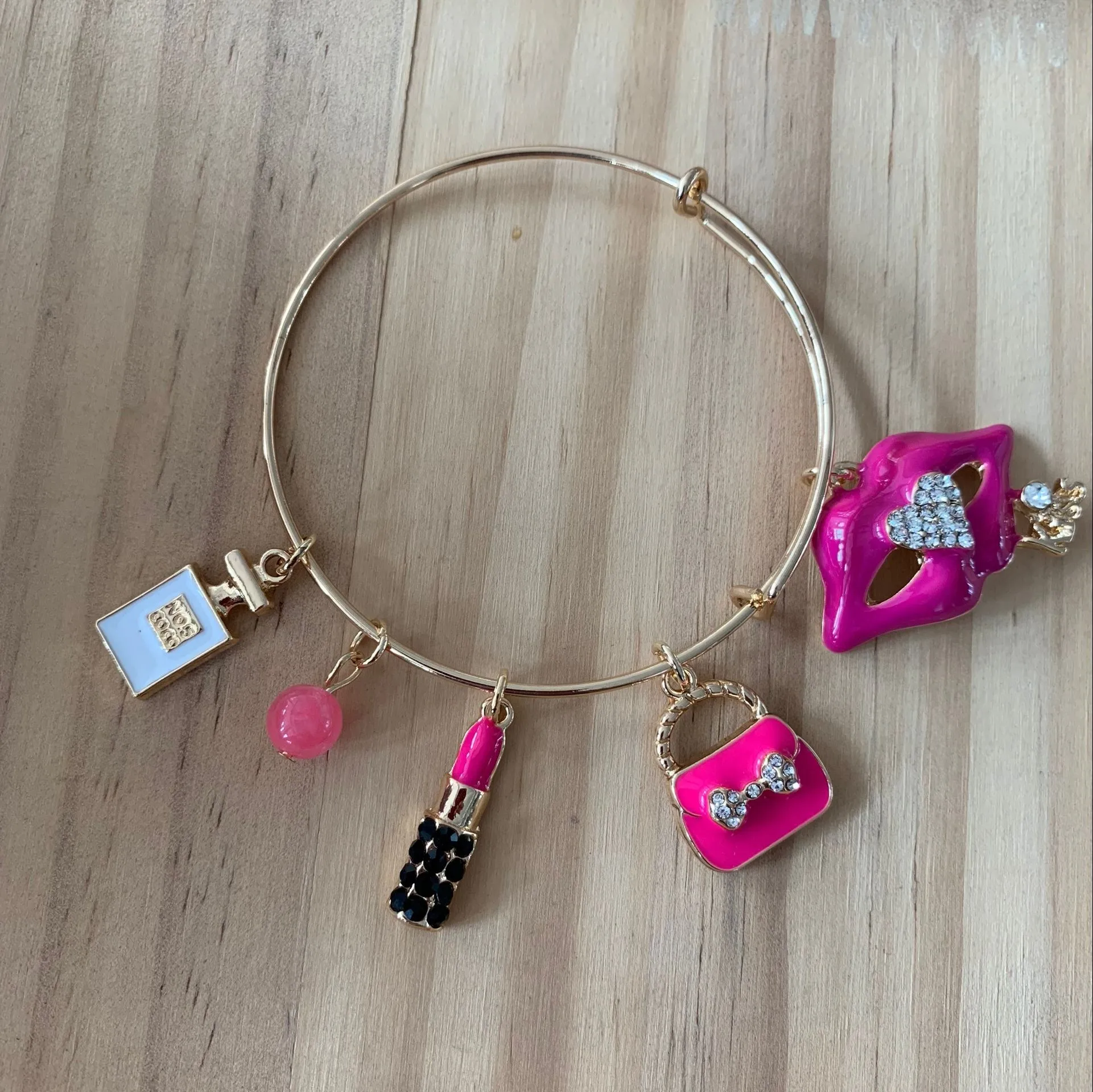 fashion lips lipstick perfume bottle bag charm bangle bracelets custom charm expandable bangle fashion lady costume bracelet j
