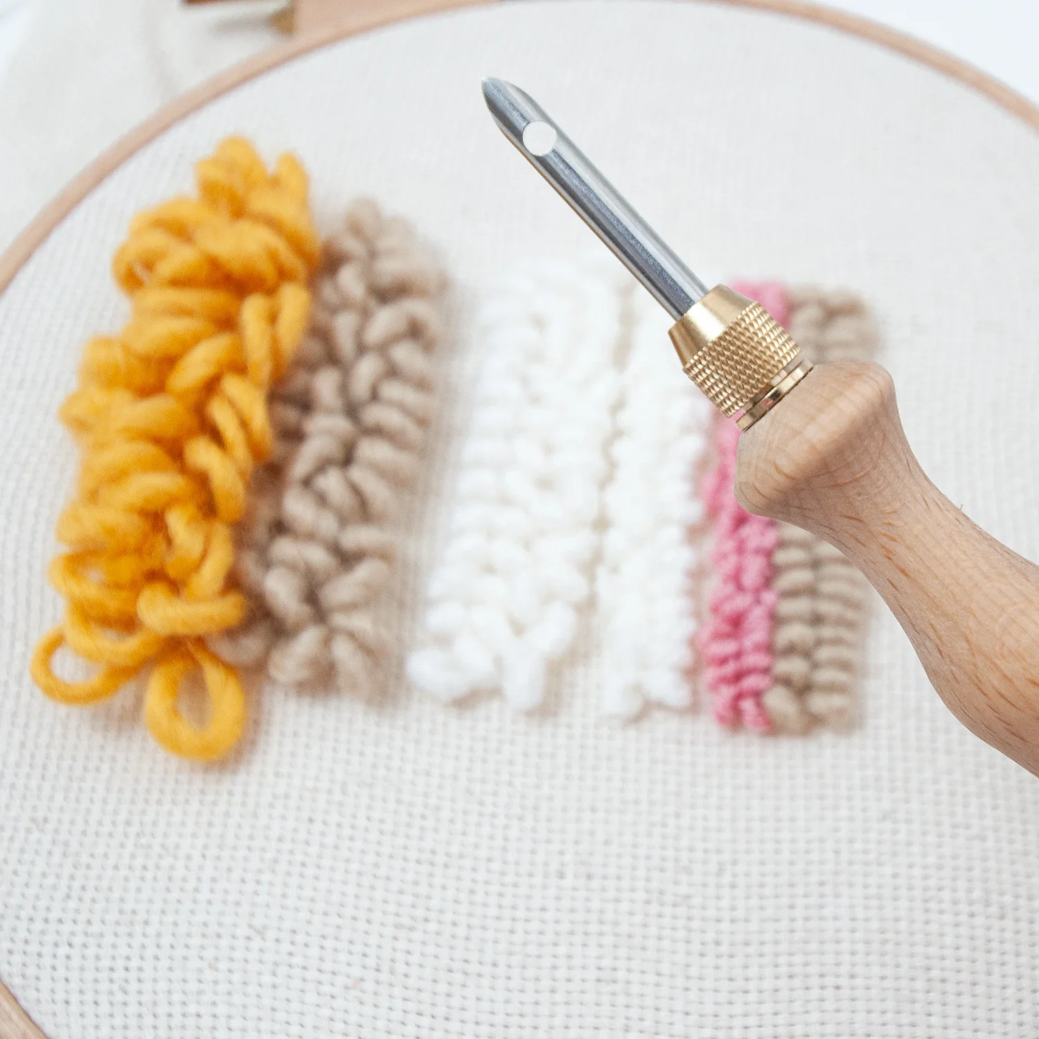 Wooden Handle Embroidery Stitching Punch Needle with 5 replaceable needles