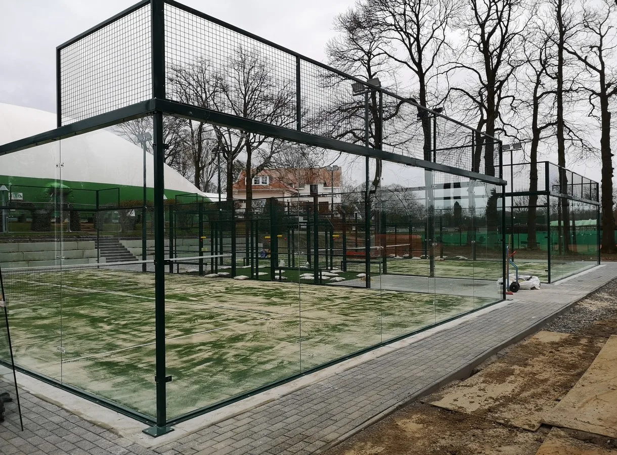 2022 Custom New Design Hot Sale Panoramic Canchas De Padel Tennis Court