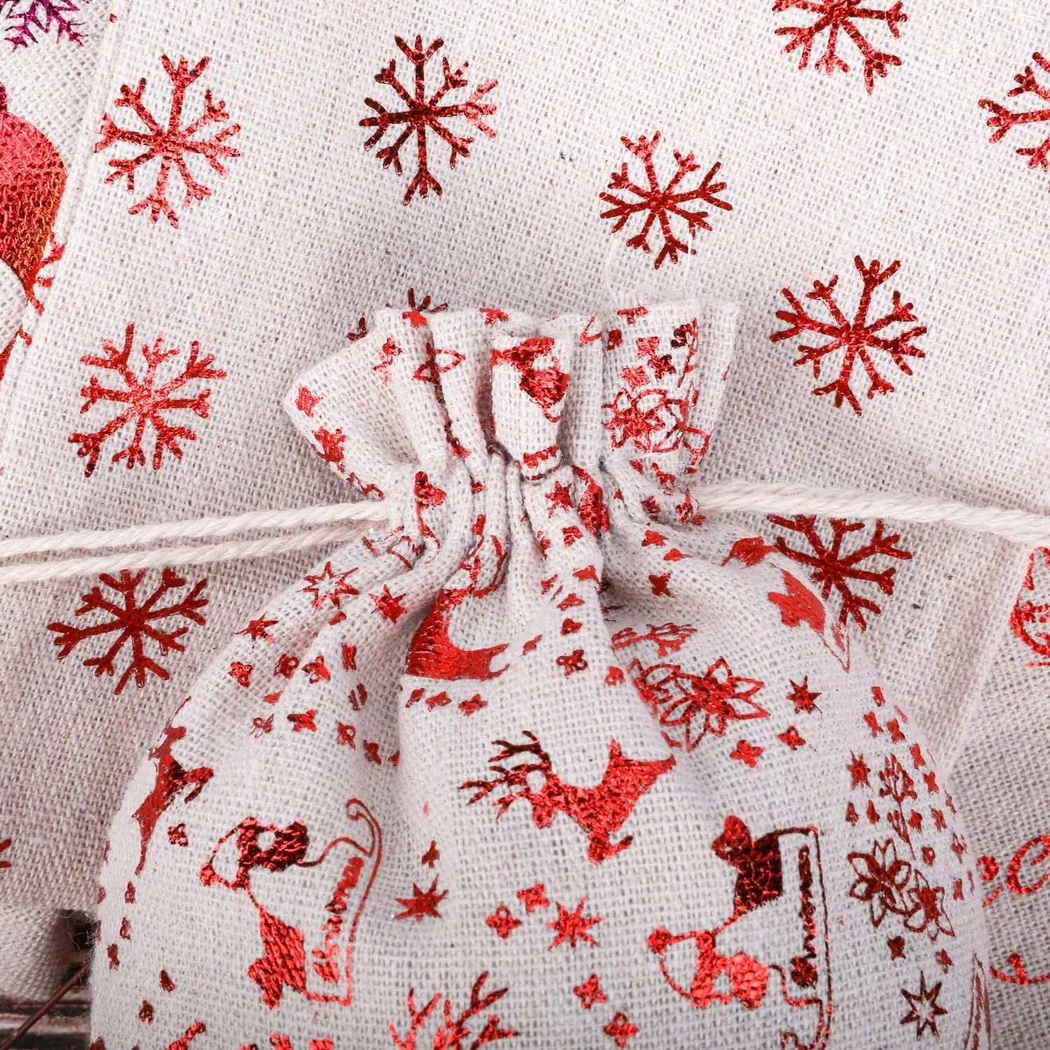 Metallic Christmas Drawstring Gift Bags Burlap Bronzing Gift Pouch linen Bag Treat Goody Bags for Candy Wrapper