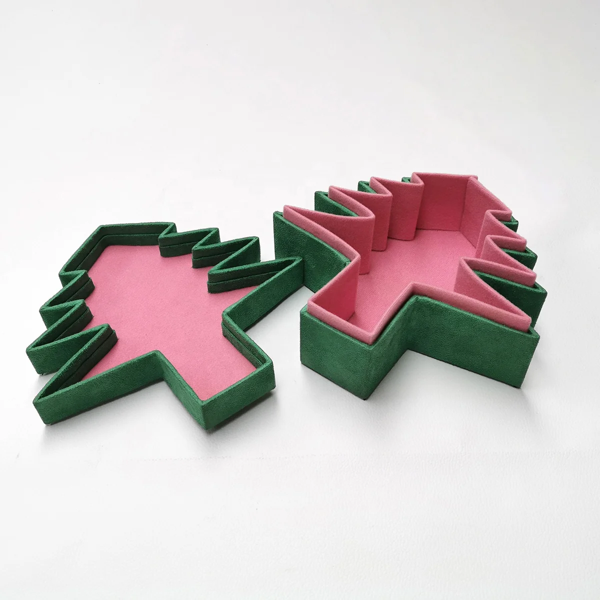 Fancy Christmas-Tree Shape Mini Velvet Chocolate Packaging Gift Box with Red Lining  for Snicker Chocolates