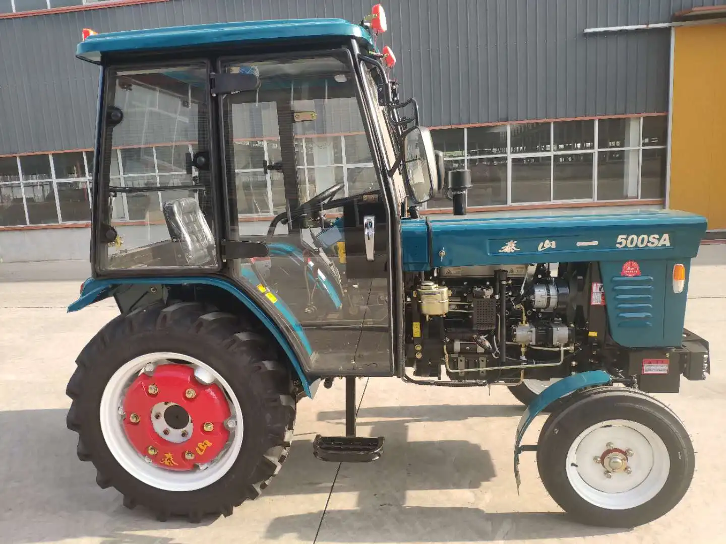 Taishan traktor 30hp 40hp 4wd 2wd small farm tractor for sale