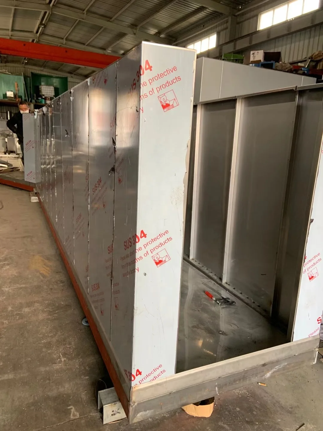 Powder Coating Metal Surface Treatment Overhead Conveyor Automatic Spray Tunnel System With 5 Stage Cleaning Dip