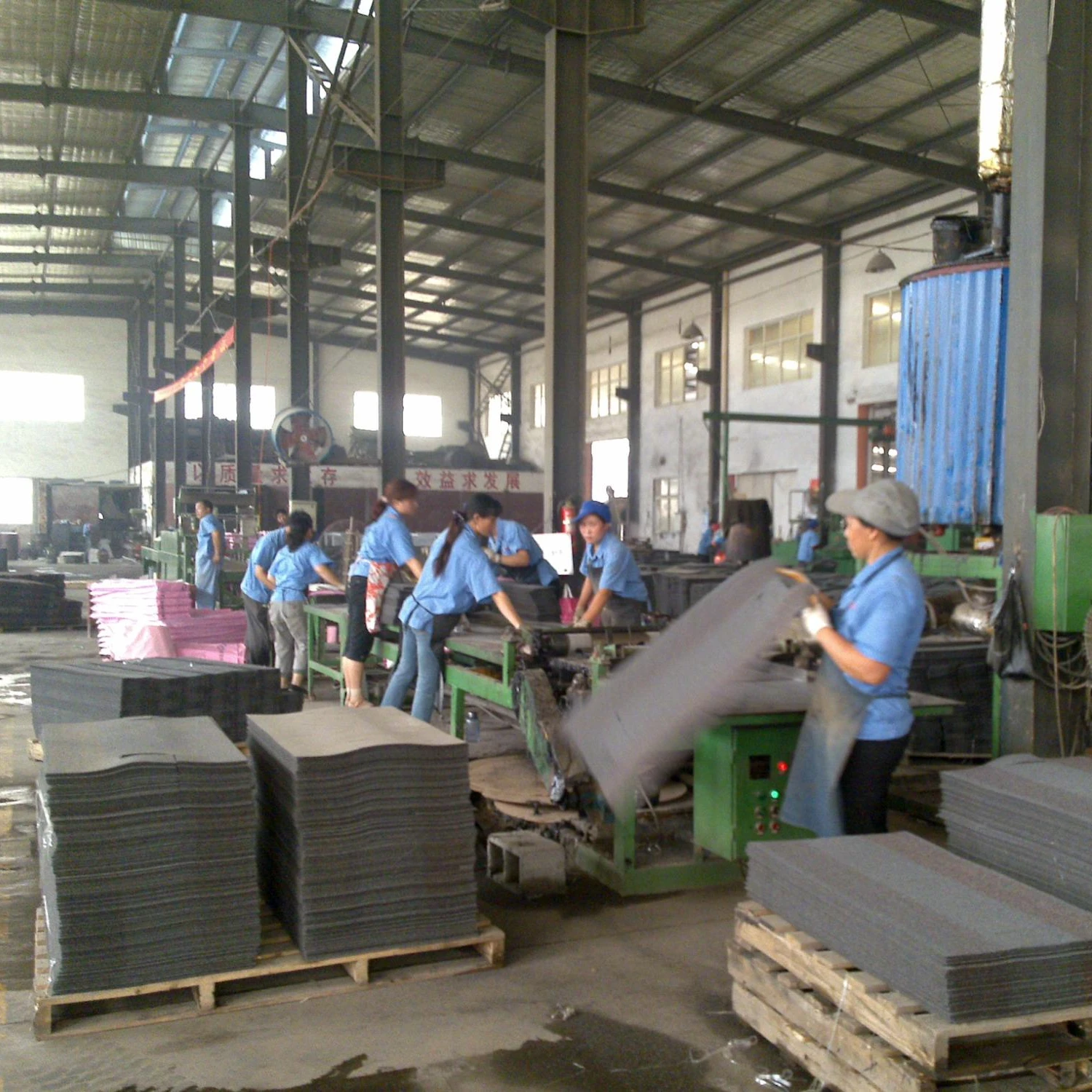 Fish scale asphalt shingle production line for roof materials
