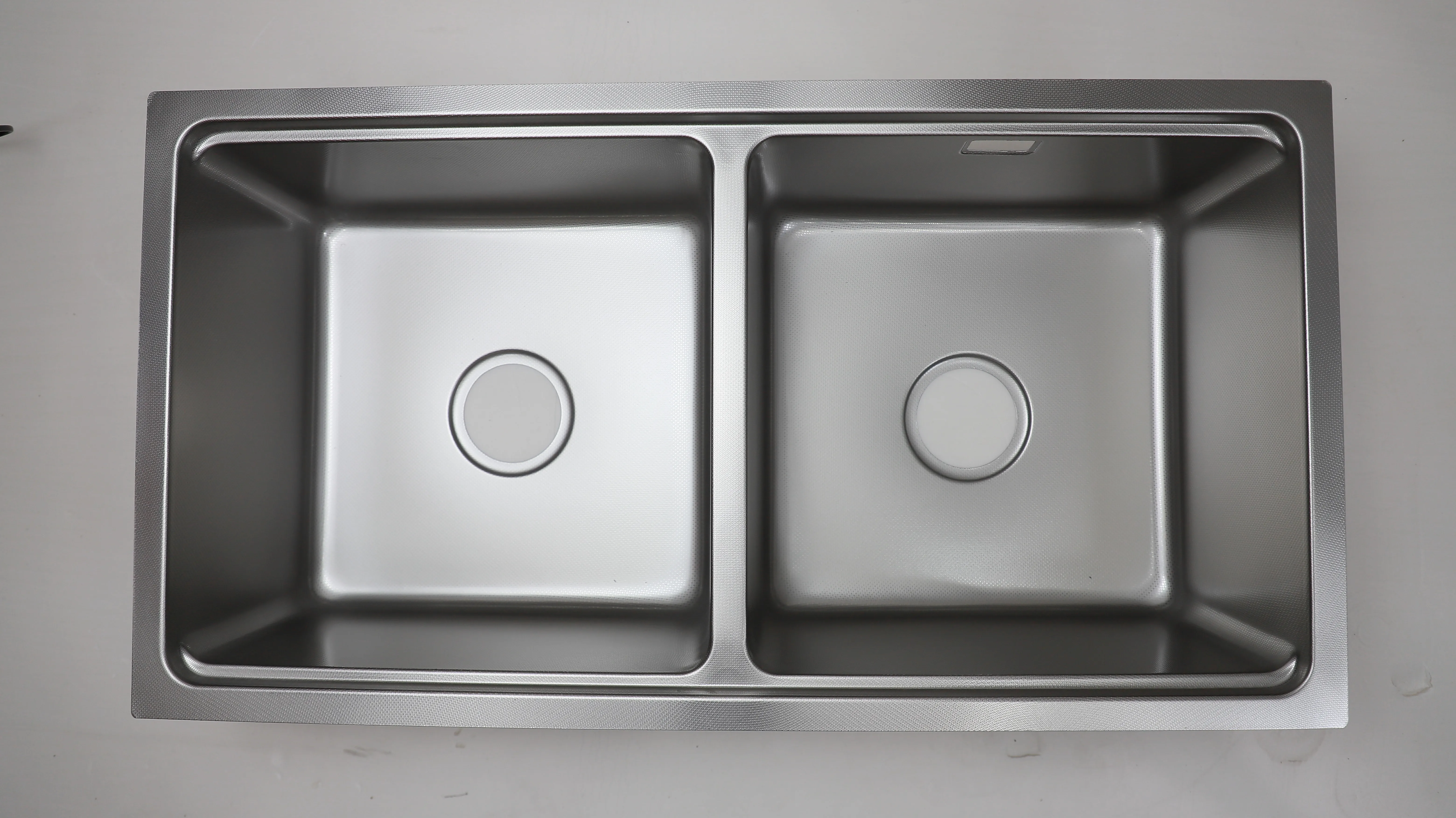 Luxury Stainless Steel High Tech Double Bowl Kitchen Sink