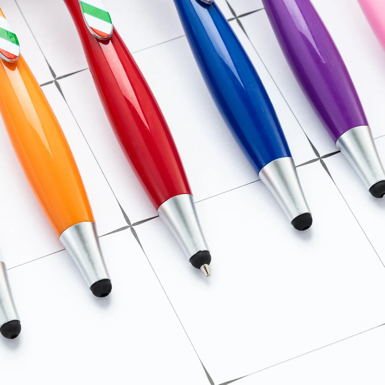Promotional Novelty Plastic 2 in 1 Ball Pen Hot Selling Cute Doll Head Ballpoint Pen With Stylus For Phone/ipad
