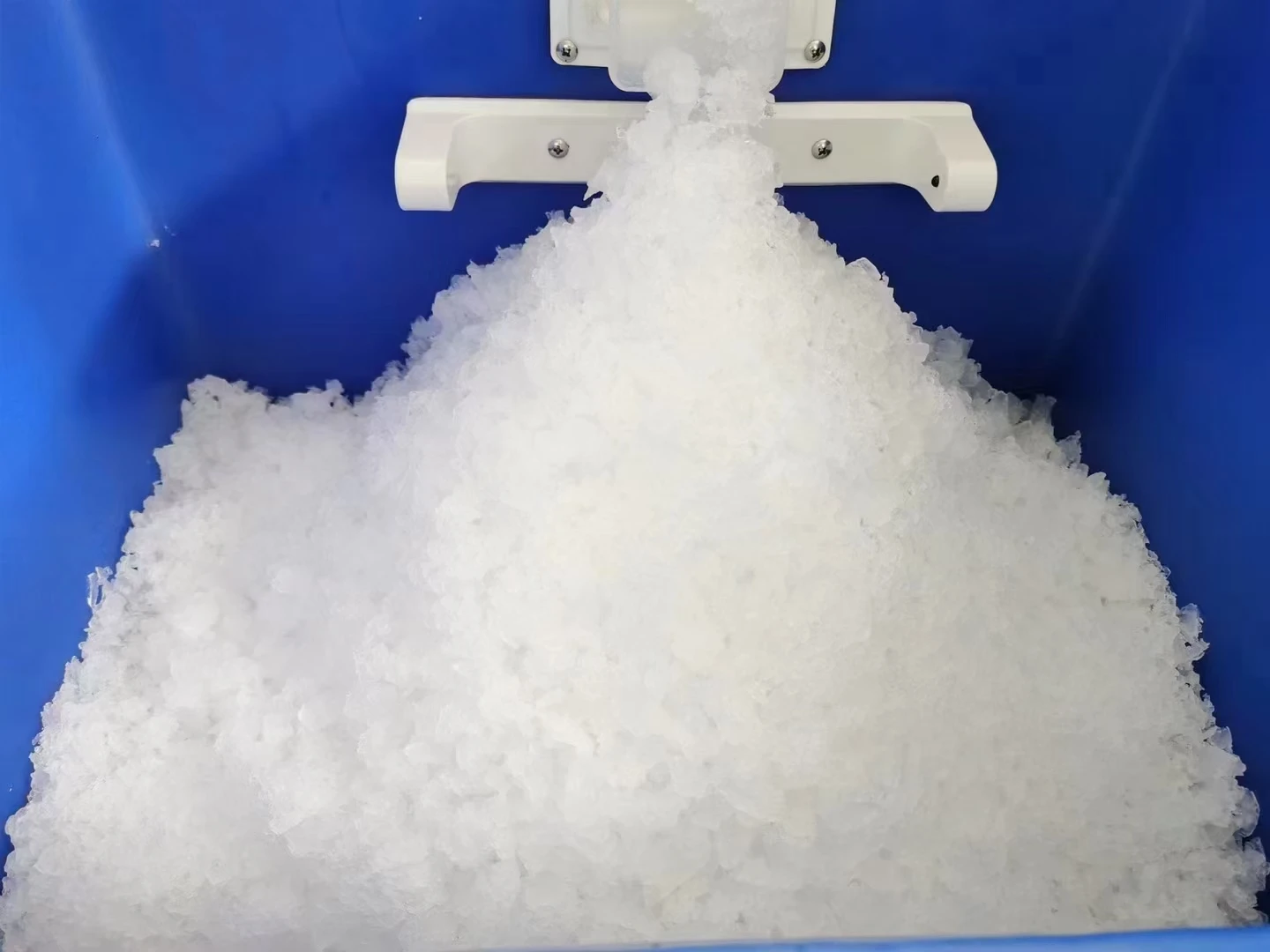 China Manufacture Cheap Price Tea Shop KTV Bar Machinery Commercial Large Cube Block Ice Making Machine With Large Size Ice