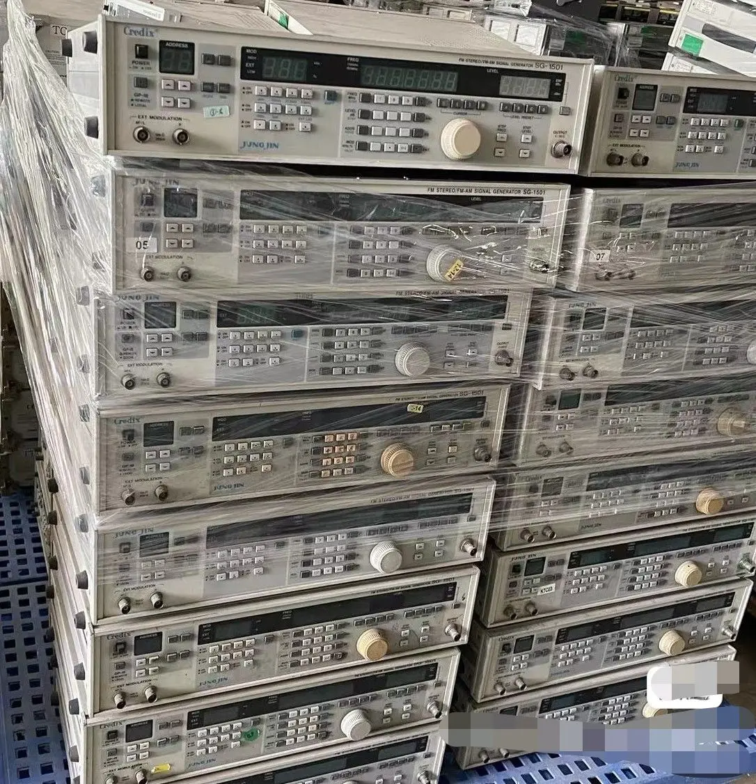 1pc CREDX/ JUNG JIN SG-1501 FM STEREO/FM-AM Signal Generator USED