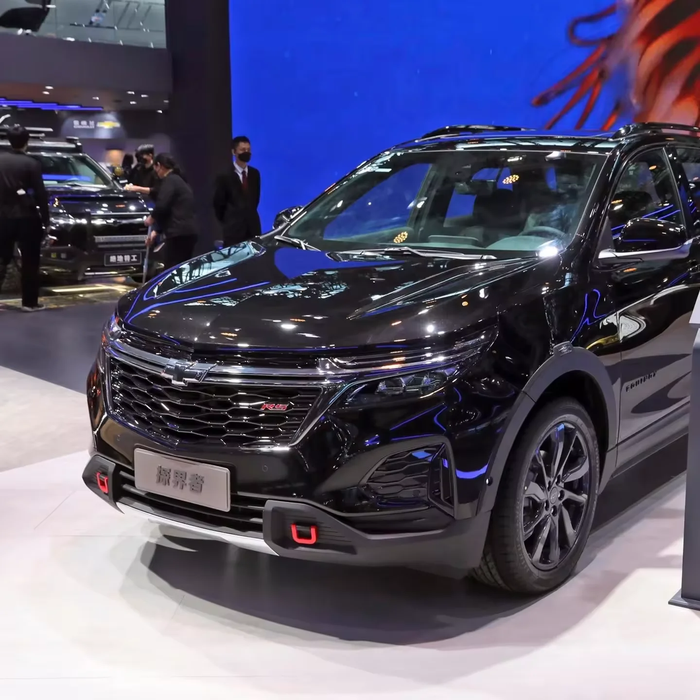 Low Price SAIC-GM Chevrolet Explorer plus 2023 2024 left driving SUV plug in hybrid car chevrolet equ rs plus