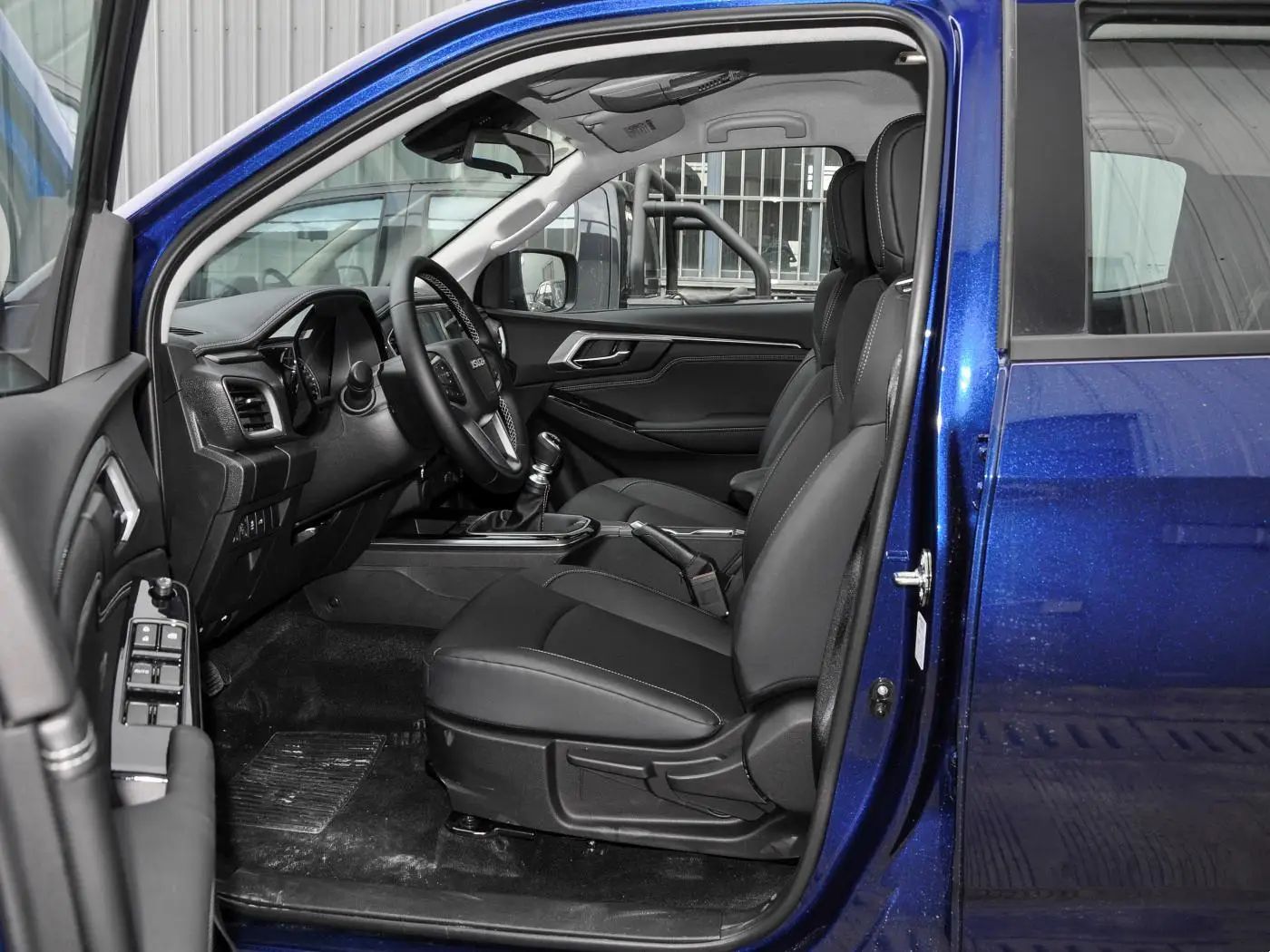 Ideal for Adventure Lovers - The Extreme Off-Road 4x4 Isuzu D-MAX 3.0L Double Cab Pick-Up