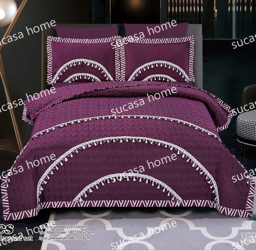 Factory manufacturer luxury four season  Quilted custom king size comforter sets